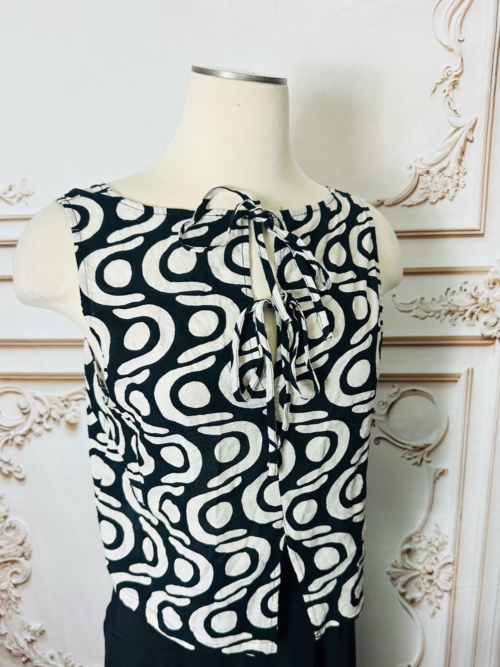 Blu Pepper Black & White Tie-Front Camisole - Picture 6 of 8